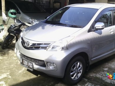 JUAL TOYOTA AVANZA NEW MODEL 2012 AT SILVER