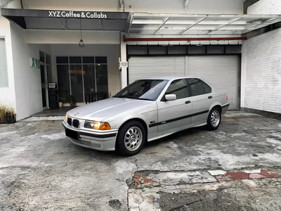 BMW 323i 1996