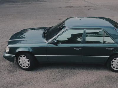 Mercedes-Benz E320 1993