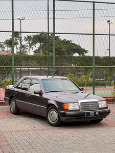 Mercedes-Benz E300e 1992