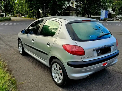 Peugeot 206 2002