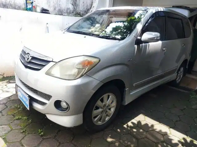 Toyota Avanza 2010