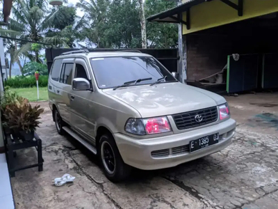 Toyota Kijang 2001