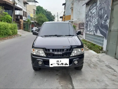 Isuzu Panther 2018