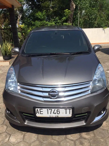 Nissan Grand livina 2011