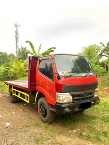 Toyota Dyna 2012