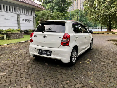 Toyota Etios Valco 2014