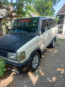 Toyota Kijang 1992