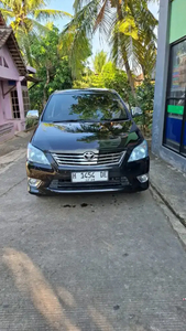 Toyota Kijang Innova 2012