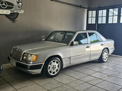 Mercedes-Benz E320 1993