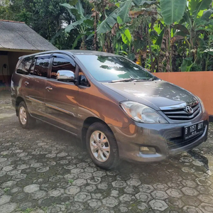 Toyota Kijang Innova 2011