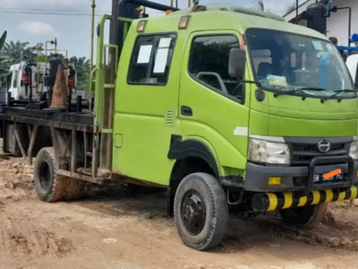 Hino Dutro 2017