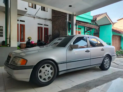 Mercedes-Benz C200 1996
