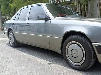 Mercedes-Benz E300 1992