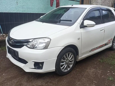 Toyota Etios Valco 2015