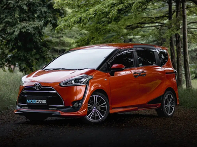 Toyota Sienta 2016