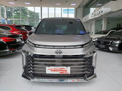 Toyota Voxy 2023