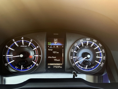 Toyota Kijang Innova Q 2016 dp ceper matic bensin bs tkr tambah venturer reborn