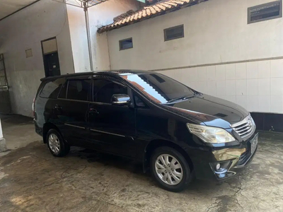 Toyota Kijang Innova 2012