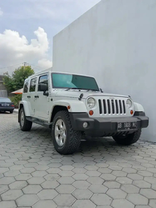 Jeep Sahara 2013