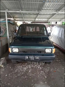 Toyota Kijang 1990