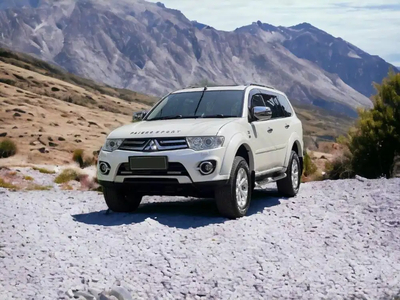 Mitsubishi Pajero Sport 2015