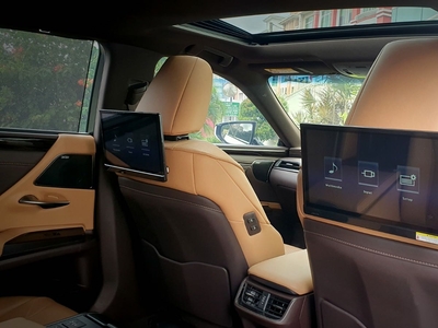 KM 22rb! Lexus ES 300h Ultra Luxury AT 2019 Putih