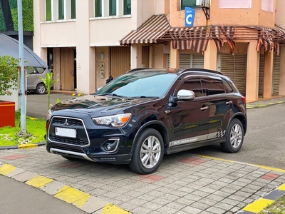 Mitsubishi Outlander PX AT 2017 Hitam Km low 60rb DP 21jt Auto Approved