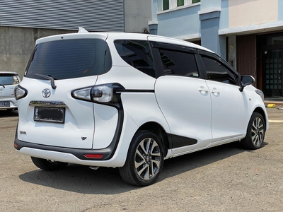 Toyota Sienta V AT 2017 White Km 80rb DP 12jt Siap TT harga tinggi