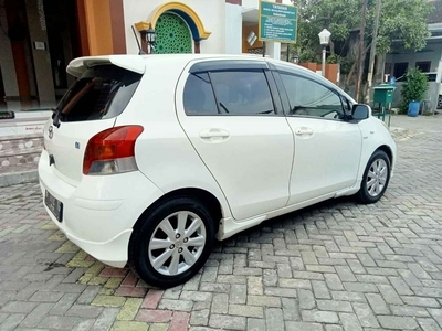Toyota Yaris E 2010 Putih