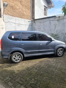 Daihatsu Xenia 2009