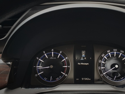 Toyota Kijang Innova V 2018 silver matic km51rban tangan pertama dari baru cash kredit bisa