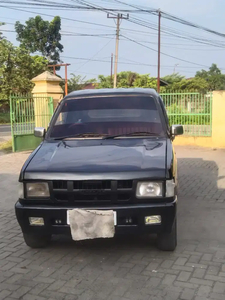 Isuzu Pick-Up 2004