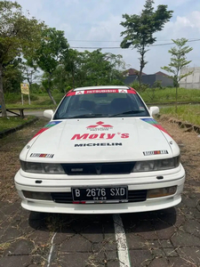 Mitsubishi Eterna 1990