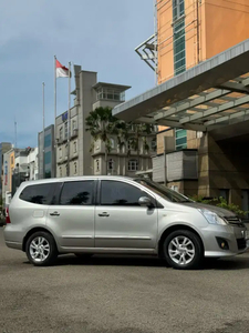 Nissan Grand livina 2013