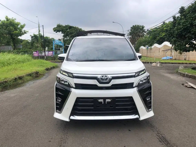 Toyota Voxy 2018