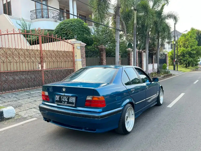 BMW 320i 1994