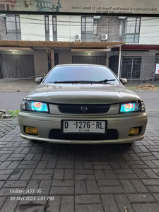Mazda Familia 2000