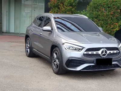 Mercedes-Benz GLA200 2021