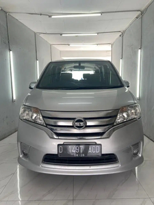 Nissan Serena 2014