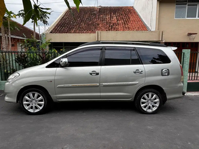 Toyota Kijang Innova 2011