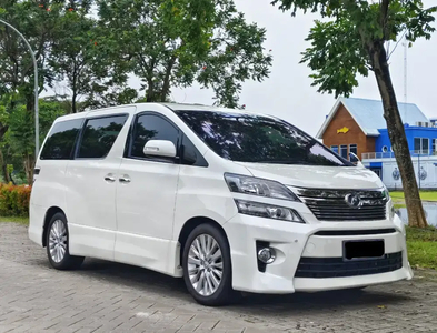 Toyota Vellfire 2015