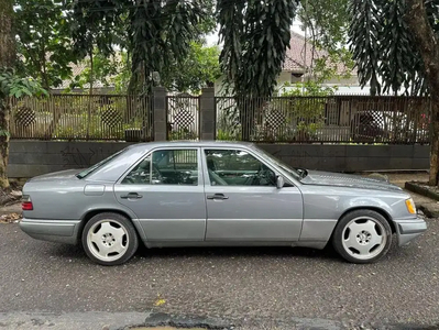 Mercedes-Benz E300 1991