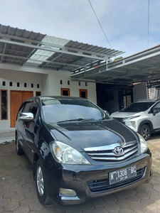 Toyota Kijang Innova 2011