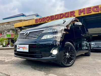 Toyota Vellfire 2010