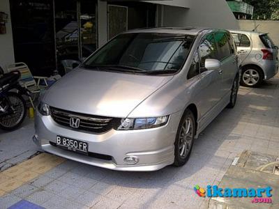 Honda Odyssey ABSOLUTE 2004 Silver Full Opt Khusus Kredit 220Jt TDP 51 Jtan