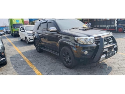 Toyota Fortuner 2.7 G SUV AT 2010
