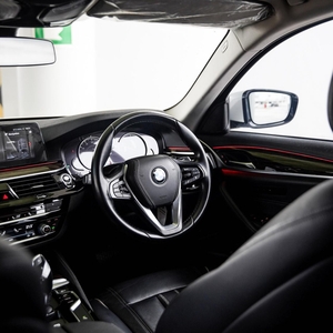 BMW 5 Series 520i 2018 Putih