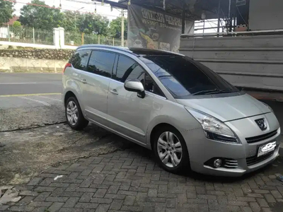 Peugeot 5008 2011