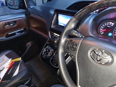Toyota Voxy 2.0 A/T 2019 Siap Pakai